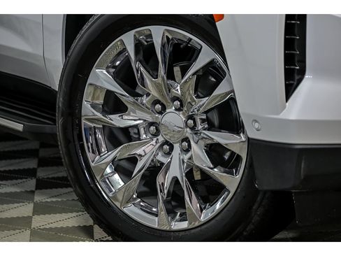 Used 2024 Chevrolet Tahoe Premier w/ Advanced Technology Package AWD/4WD image 3