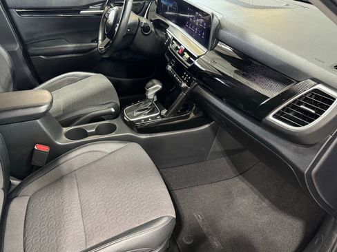 Used 2024 Kia Seltos S AWD/4WD image 46