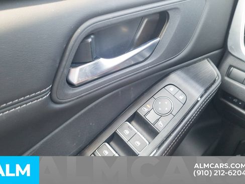 Used 2024 Nissan Rogue SL AWD/4WD image 16