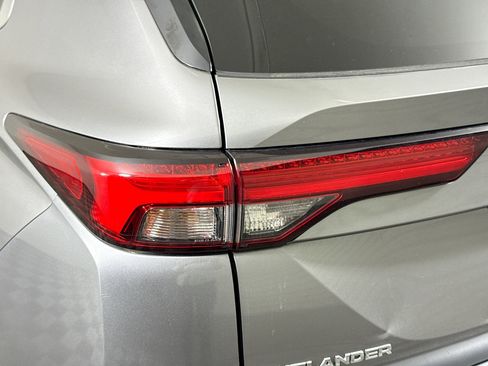 Used 2022 Mitsubishi Outlander SEL FWD image 36