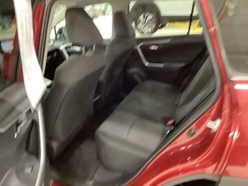 Used 2025 Toyota RAV4 XLE AWD/4WD image 12