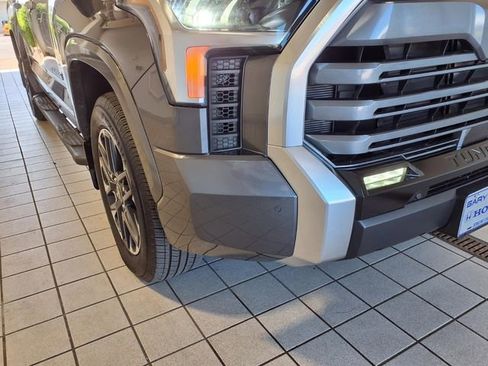 Used 2025 Toyota Tundra Limited AWD/4WD image 28
