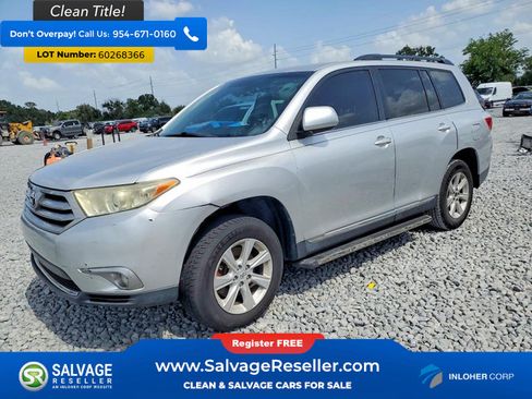Used 2013 Toyota Highlander Plus FWD image 1