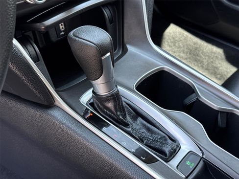 Used 2018 Honda Accord LX image 27