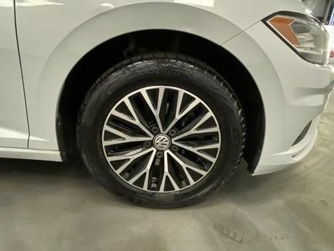 Used 2019 Volkswagen Jetta SE FWD image 17