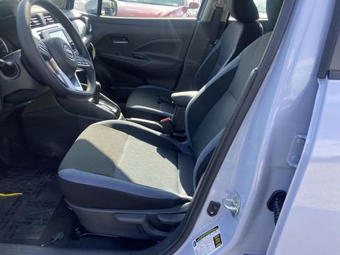 New 2025 Nissan Versa SV w/ Trunk Package image 10