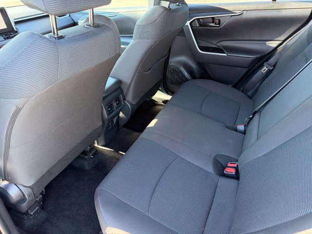 Used 2025 Toyota RAV4 LE AWD/4WD image 31
