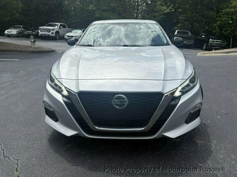 Used 2019 Nissan Altima 2.5 SR w/ SR Premium Package FWD image 4