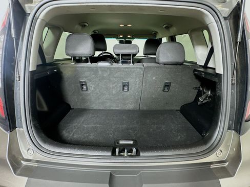 Used 2018 Kia Soul + FWD image 26