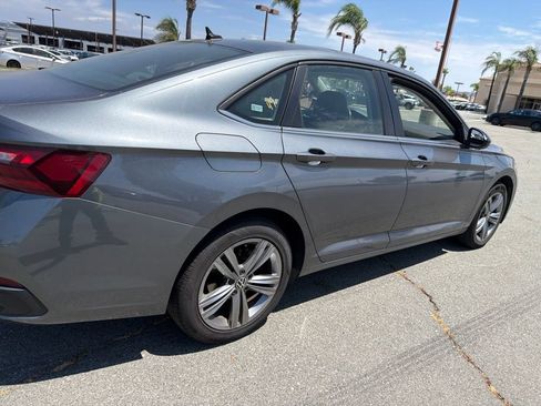 Used 2024 Volkswagen Jetta SE FWD image 12