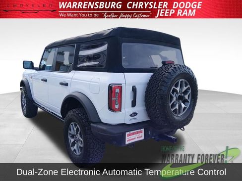 Used 2024 Ford Bronco Badlands image 7