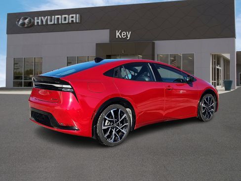 Used 2024 Toyota Prius Prime FWD image 4