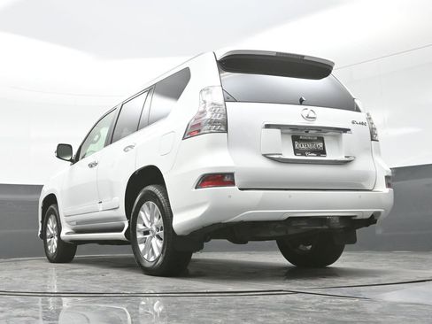 Used 2016 Lexus GX 460 w/ Premium Package AWD/4WD image 30