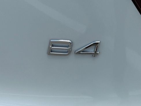New 2026 Volvo XC40 B4 Plus w/ Protection Package Premier FWD image 7