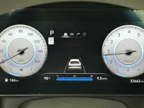 Used 2024 Hyundai Elantra SEL FWD image 26