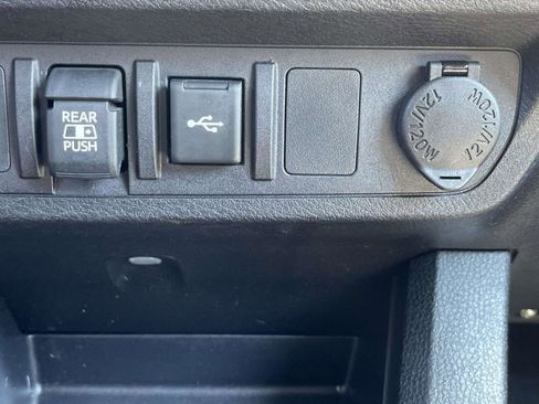 Used 2023 Toyota Tacoma SR5 RWD image 33