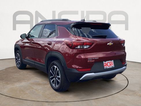 Used 2025 Chevrolet TrailBlazer LT AWD/4WD image 12