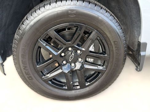 Certified 2025 Chevrolet Silverado 1500 Custom w/ LPO, Dark Essentials Package RWD image 11