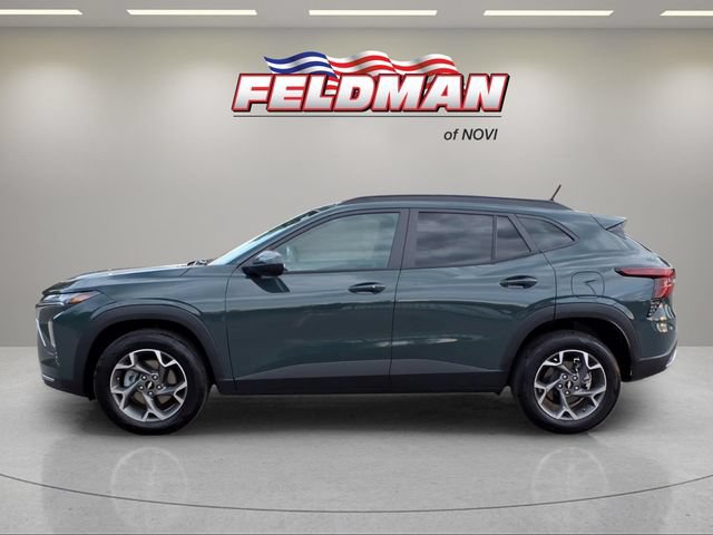 Used 2025 Chevrolet Trax LT w/ Driver Confidence Package FWD image 2