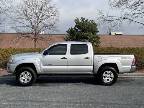 Used 2012 Toyota Tacoma PreRunner w/ SR5 Pkg RWD image 5