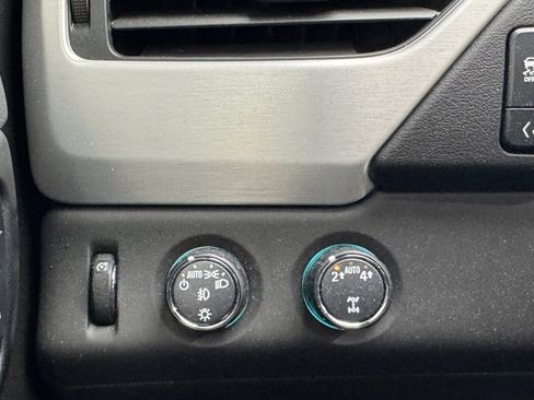 Used 2020 GMC Yukon XL SLT w/ Premium Edition image 25