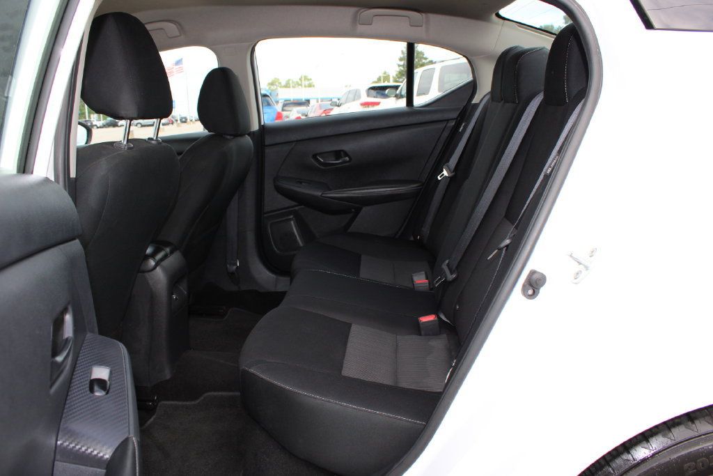 Used 2025 Nissan Sentra SV FWD image 14
