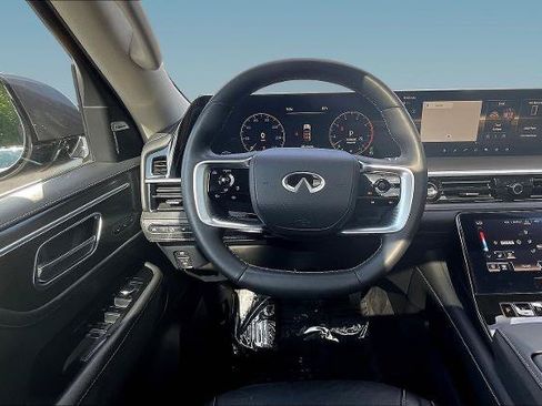 Certified 2025 INFINITI QX80 Luxe AWD/4WD image 8