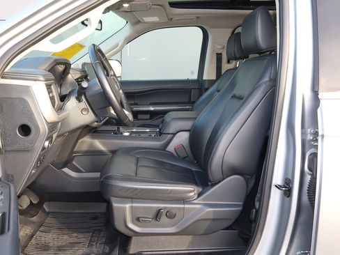 Used 2022 Ford Expedition XLT image 7