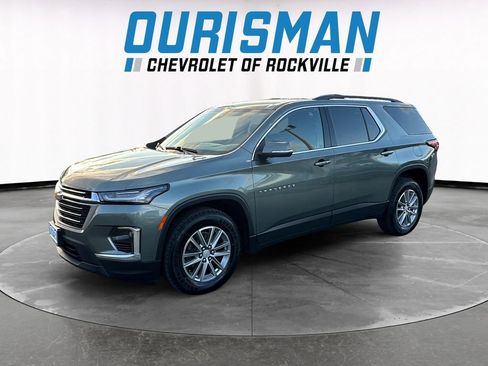 Used 2023 Chevrolet Traverse LT image 2