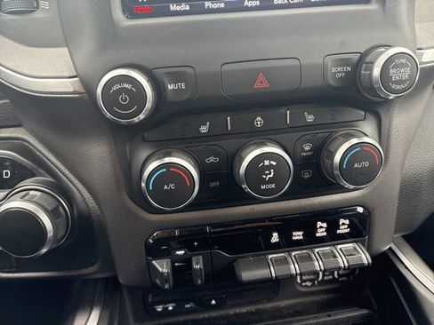 Used 2019 RAM 1500 Big Horn AWD/4WD image 17