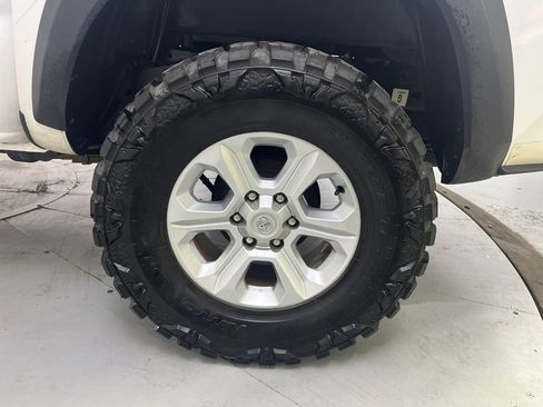 Used 2021 Toyota Tacoma TRD Off-Road image 15