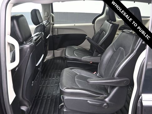 Used 2018 Chrysler Pacifica Limited w/ Advanced Safetytec Group image 28