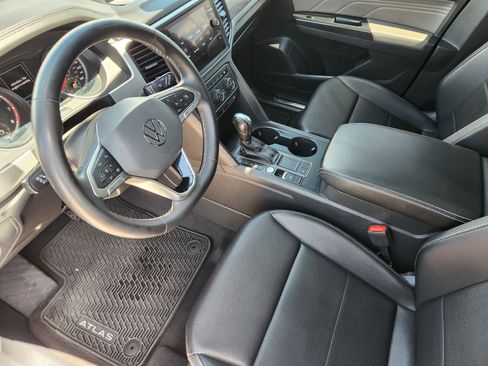 Used 2021 Volkswagen Atlas Cross Sport SE FWD image 14