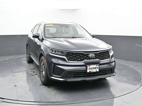 Used 2021 Kia Sorento S FWD image 4
