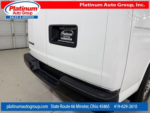 Used 2017 Chevrolet Express 3500 Extended RWD image 46