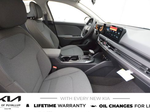 New 2025 Kia K4 LXS image 16