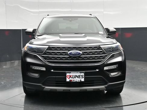 Used 2023 Ford Explorer XLT w/ Equipment Group 202A AWD/4WD image 4