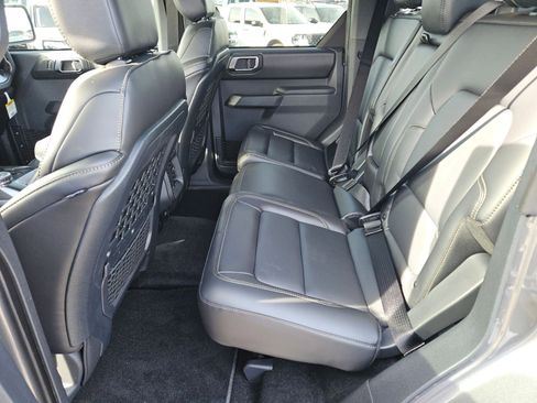 New 2025 Ford Bronco Badlands image 14