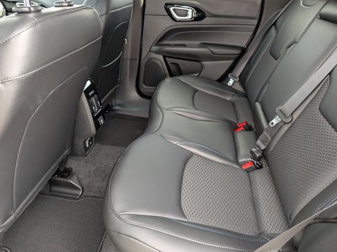 New 2026 Jeep Compass Latitude image 11