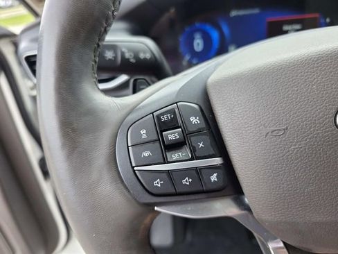 Used 2020 Ford Explorer Platinum w/ Premium Technology Package AWD/4WD image 14
