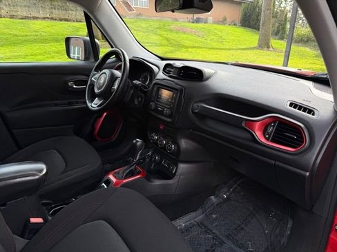 Used 2016 Jeep Renegade Trailhawk image 11