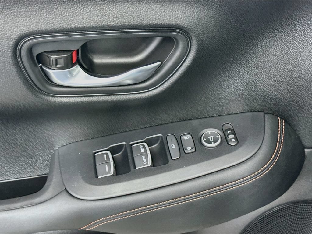 Used 2025 Honda HR-V Sport image 18