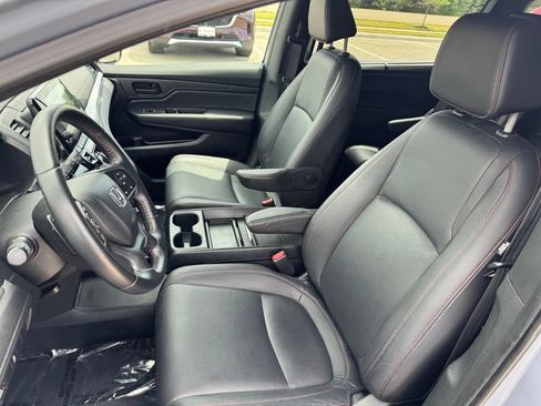Used 2024 Honda Odyssey Sport image 7