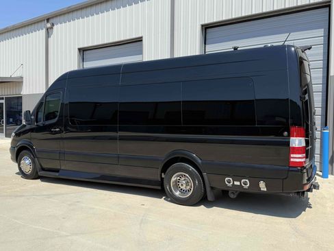 Used 2017 Mercedes-Benz Sprinter 3500 image 71