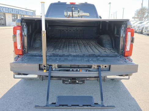 Certified 2025 Ford F350 Platinum w/ Platinum Plus Package image 13