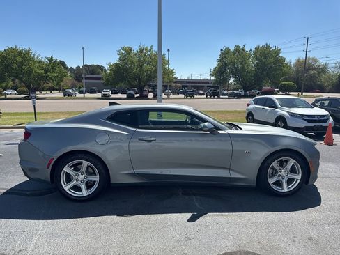 Used 2023 Chevrolet Camaro LT RWD image 8