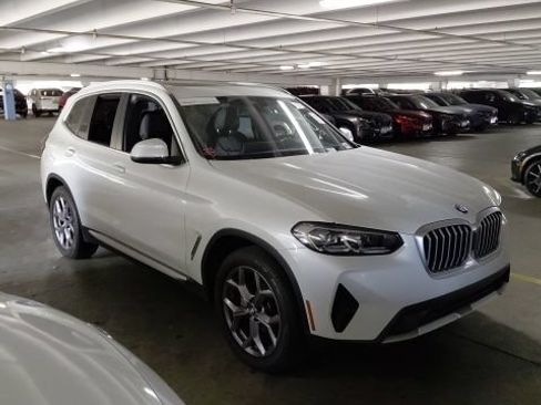 Used 2024 BMW X3 sDrive30i w/ Premium Package RWD image 2