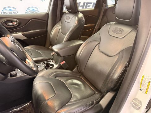 Used 2017 Jeep Cherokee Overland w/ Heavy Duty Protection Group image 14