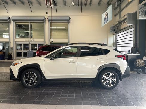 Used 2024 Subaru Crosstrek 2.0i Premium image 4