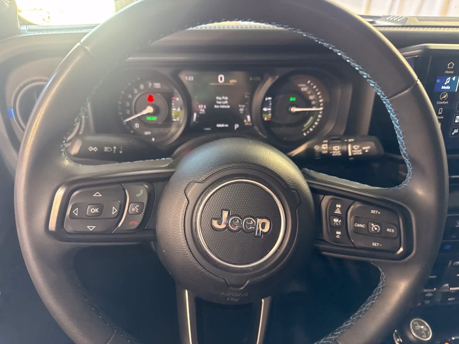 Used 2024 Jeep Wrangler Unlimited Rubicon 4xe AWD/4WD image 23